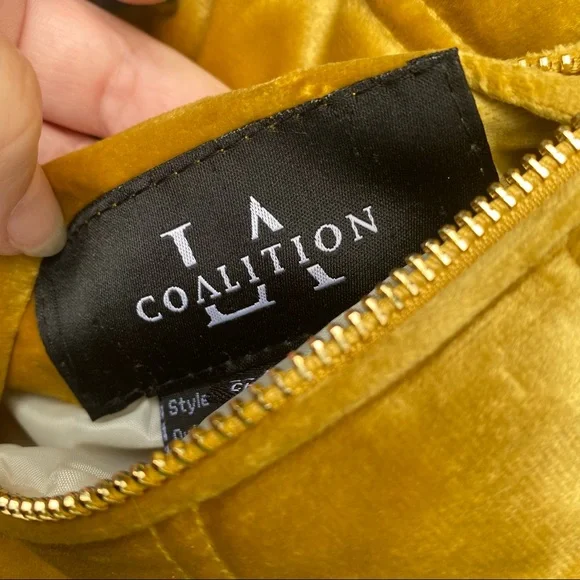 NWT PETA-Approved Vegan Mustard gold / Cream blush Reversible Puffer Coa… - Picture 9 of 10